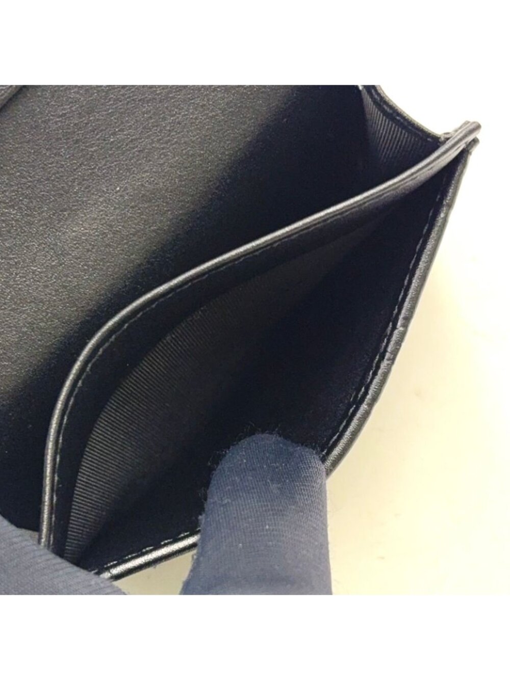 Gucci GG Emblem Leather Black Card Case - Picture 6 of 12